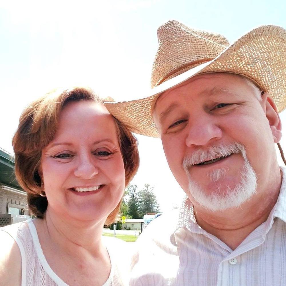 Meet your Posher, Gloria